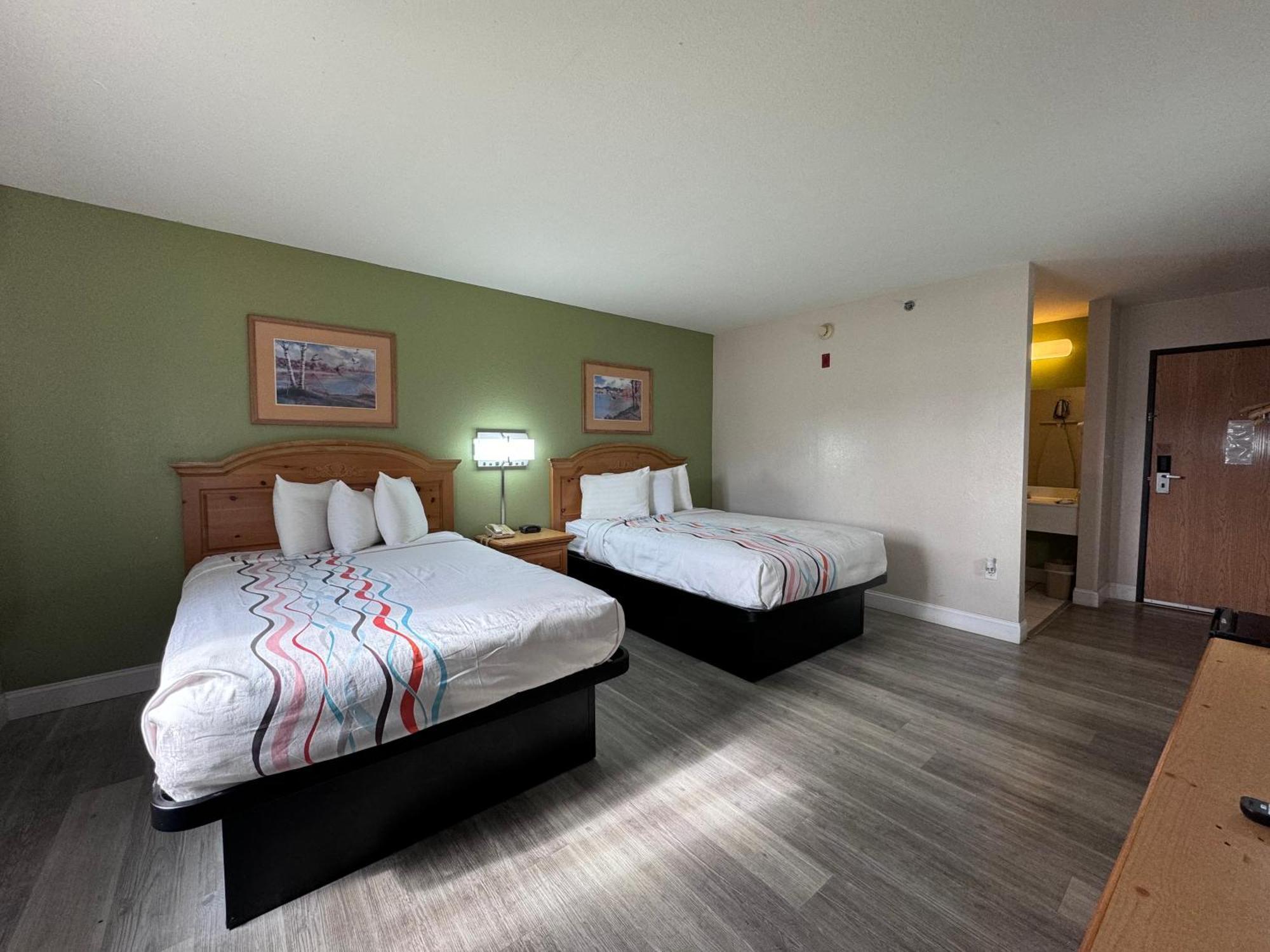 Regency Inn And Suites Stilwell Exterior foto